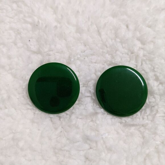 Vintage 60's Bakelite Spinach Green Disc Clip Earrings - Picture 8 of 10